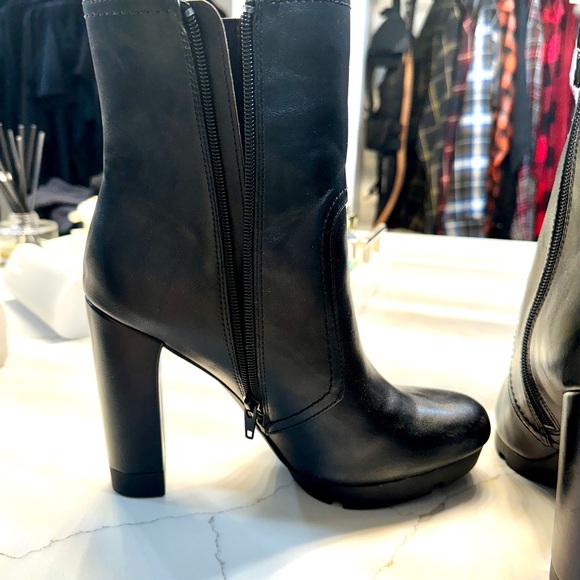 Leather boots - Picture 4 of 6